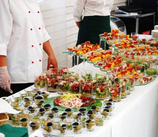 Организация и проведение фуршетов: что нужно знать