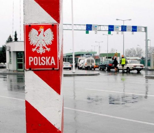 Польша запретила въезд российским автомобилям