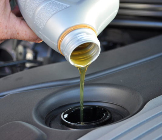 Масло в коробку передач: виды, назначение, как выбрать