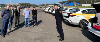 Сотрудники подмосковной Госавтоинспекции проводят рабочие встречи с представителями служб легкового такси