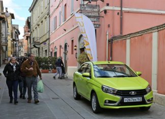 Еврокомиссия не знает что делать с российскими автомобилями, попавшими в ЕС