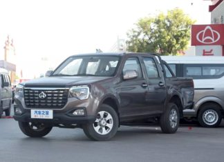 В Россию привезли пикап KYC F3