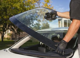 Причины повреждения автомобильных стёкол