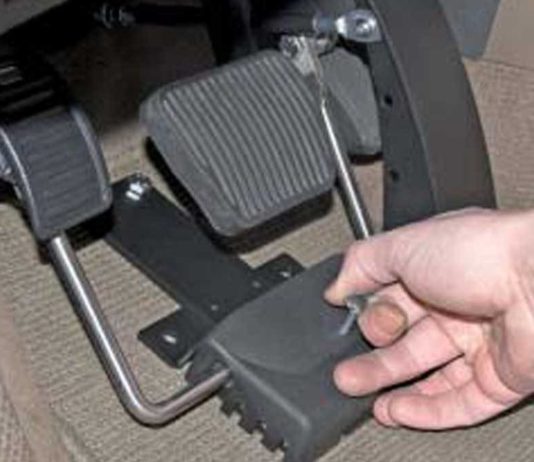 Зачем нужны дублирующие педали?