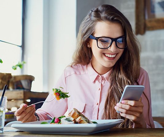 Плюсы и минусы онлайн знакомств