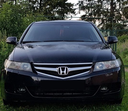 Замена лобового стекла Хонда Аккорд