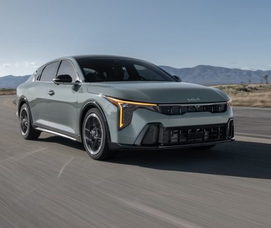 Представлен абсолютно новый седан Kia — преемник Cerato