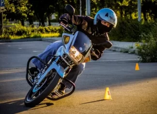 Где учиться водить мотоцикл в Москве?