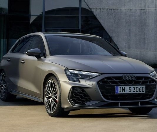 Представлен 333-сильный Audi S3 2025. Сколько он стоит