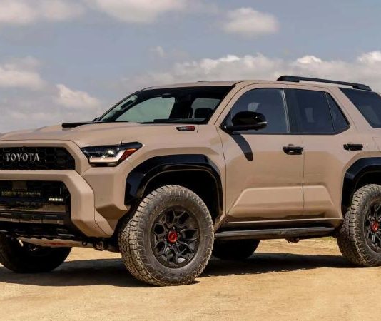 Toyota впервые за 15 лет обновила культовый внедорожник 4Runner. Что в нем изменилось