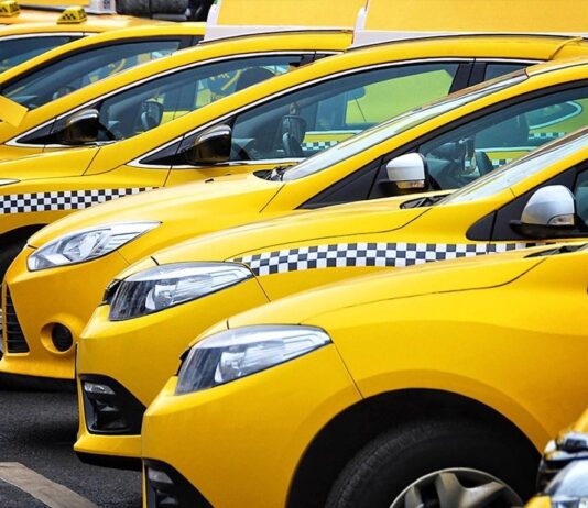 Аренда авто под такси: особенности и преимущества