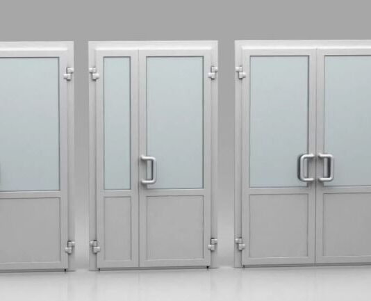 Преимущества дверей из стеклопластика