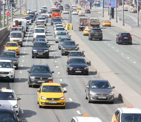 Чтобы да, так нет: смертельные парадоксы автомобильной отрасли России