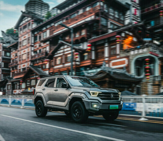 Дизельный Tank 400 выехал на дорожные испытания