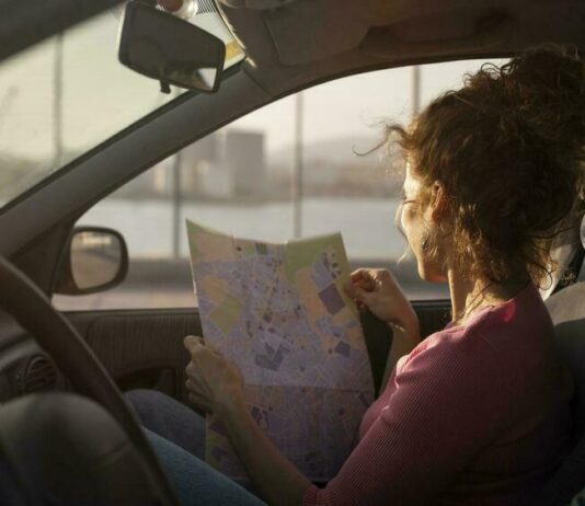 Более половины россиян испугались беспилотных автомобилей