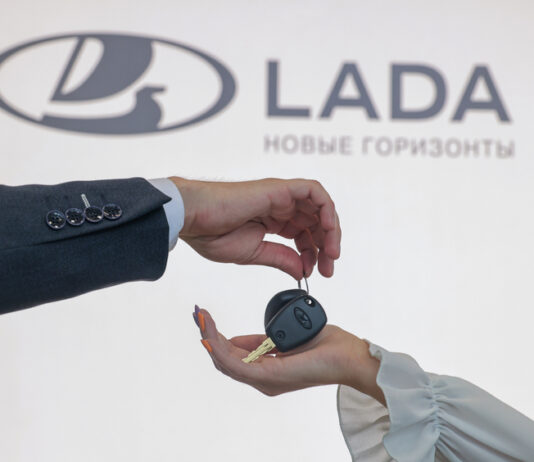 Названа дата дебюта новейшего кроссовера АВТОВАЗа