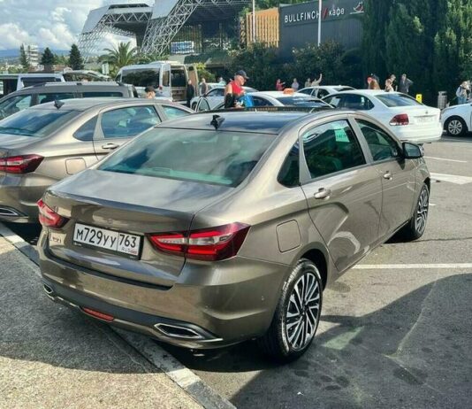 В 2025 году LADA Aura получит две новые версии: бюджетную и «роскошную»