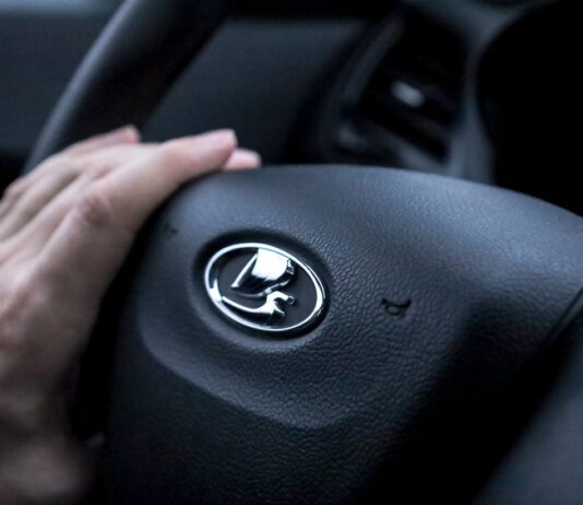 АВТОВАЗ просит помощи. Но почему-то как раз у тех, кто его топит