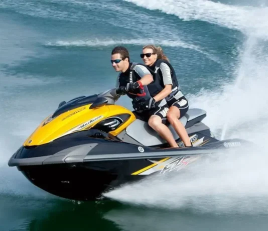Почему гидроскутеры от BRP – ваш идеальный выбор для водных приключений