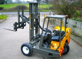 Трехколесный вилочный погрузчик: компактное решение для эффективных складских операций