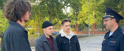 
        Трое тюменцев получили благодарность от руководителя региональной Госавтоинспекции    