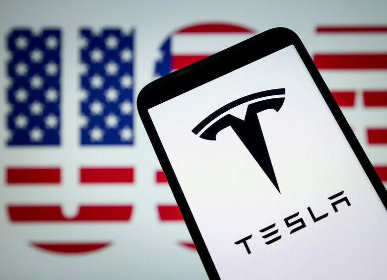 «Безумный Макс» разбушевался: почему Tesla летит под откос