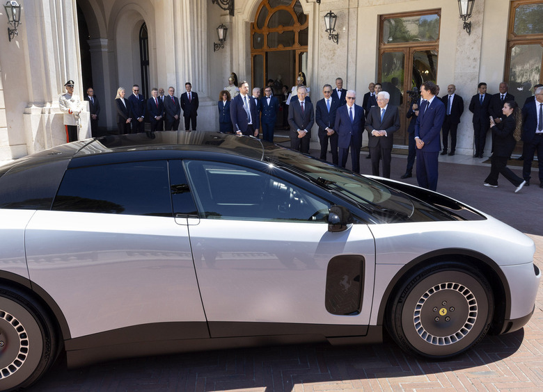 Фиаско Ferrari: дебют первого электрокара в&nbsp;истории марки обрушил ее&nbsp;акции