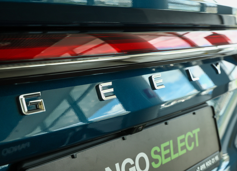 Генеральный директор Geely заявил, что компания не откажется от производства ДВС