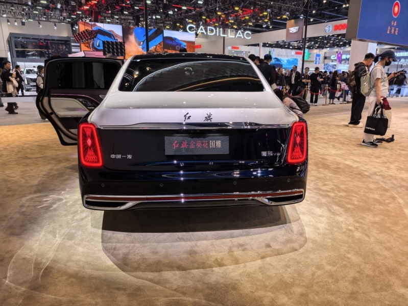 Искусственный интеллект или художник: кто на&nbsp;самом деле рисует автомобили Hongqi