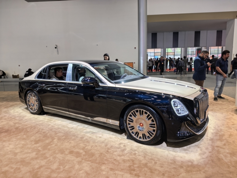 Искусственный интеллект или художник: кто на&nbsp;самом деле рисует автомобили Hongqi
