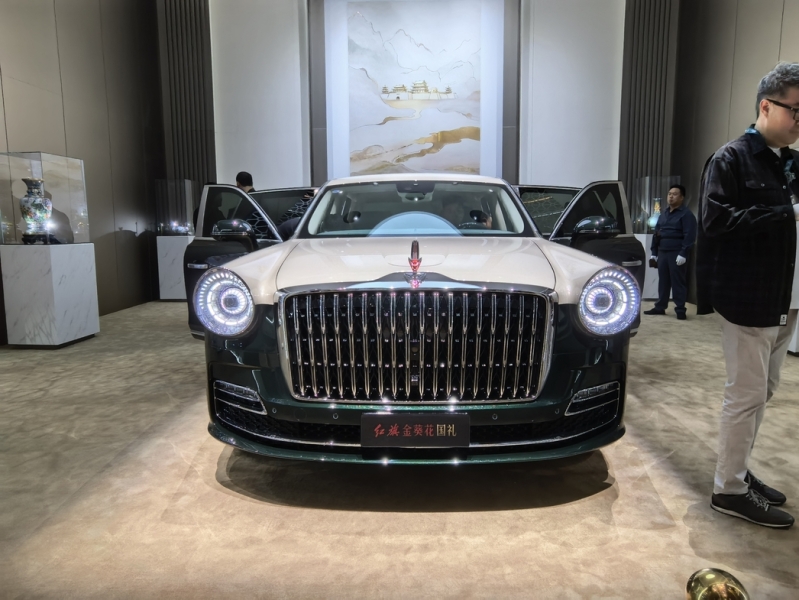 Искусственный интеллект или художник: кто на&nbsp;самом деле рисует автомобили Hongqi