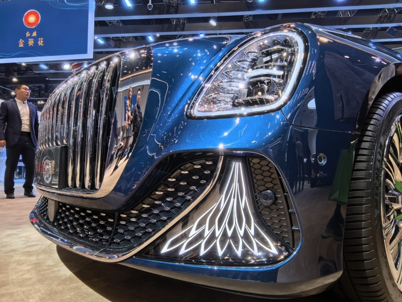 Искусственный интеллект или художник: кто на&nbsp;самом деле рисует автомобили Hongqi