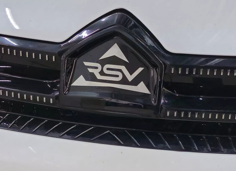 Кроссоверы Rosva Motors встали на российский конвейер