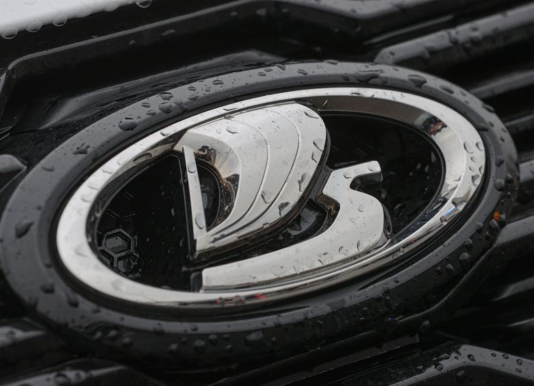 Кто выставил АВТОВАЗ на деньги: все о новом рекламном ролике LADA