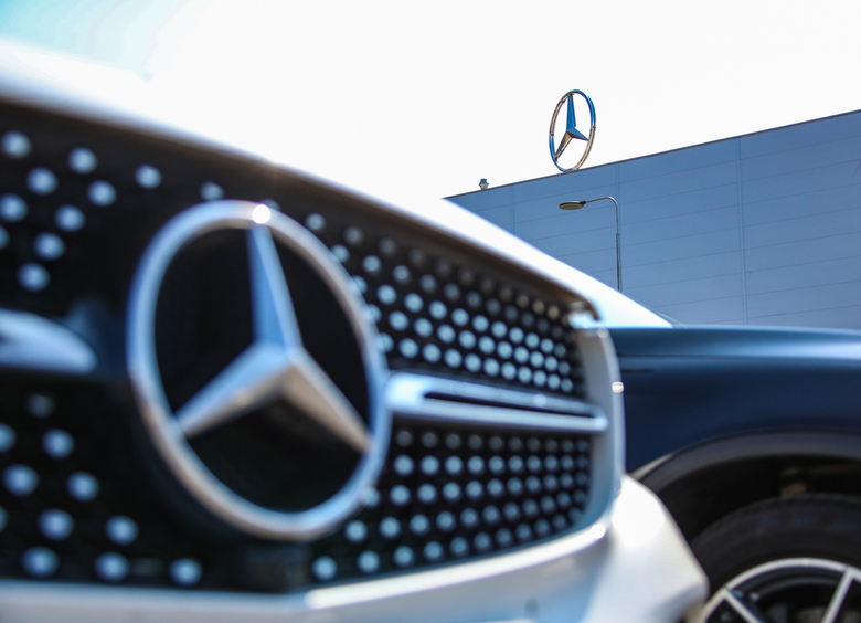 Над двумя автозаводами Mercedes-Benz нависла угроза закрытия