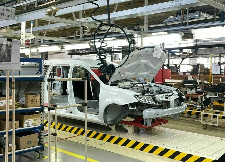 Названа дата старта серийного производства электрического LADA Largus