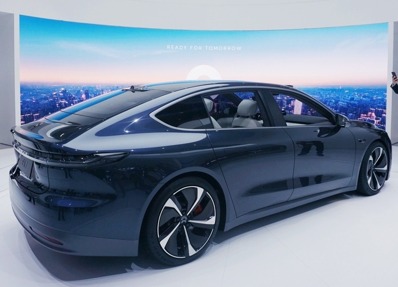 Не едут: почему автономные машины так и не обучили «трезво» смотреть на жизнь