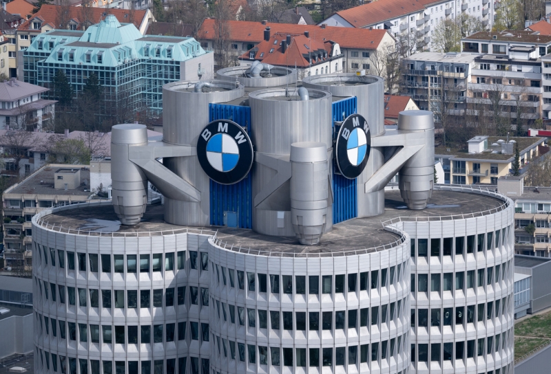 Несгибаемые: BMW не&nbsp;собирается отступать перед китайским автонашествием