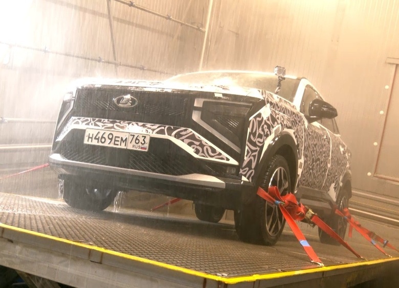 Новейший LADA Azimut испытали морозами и солью