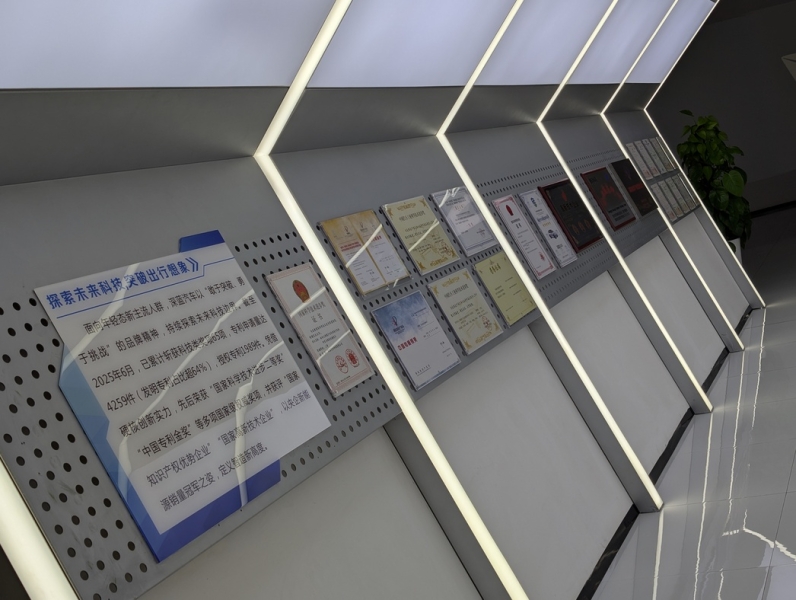 От&nbsp;камеры без эха до&nbsp;лаборатории без света: один день в R&D-центре Changan