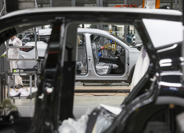 Перезапущенные в России автозаводы нарастили выпуск машин в 1,5 раза