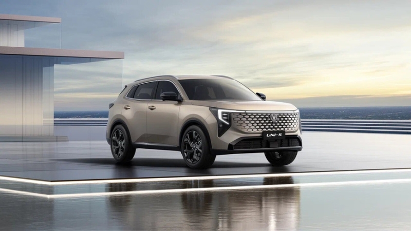 &laquo;Премиум&nbsp;&mdash; это образ мышления&raquo;: интервью с&nbsp;дизайнером Changan Клаусом Зисиорой