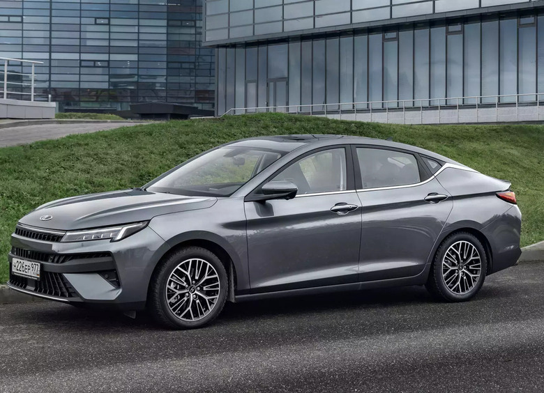 Раскрыты комплектации и цена лифтбэка «Москвич 6» 2026 модельного года