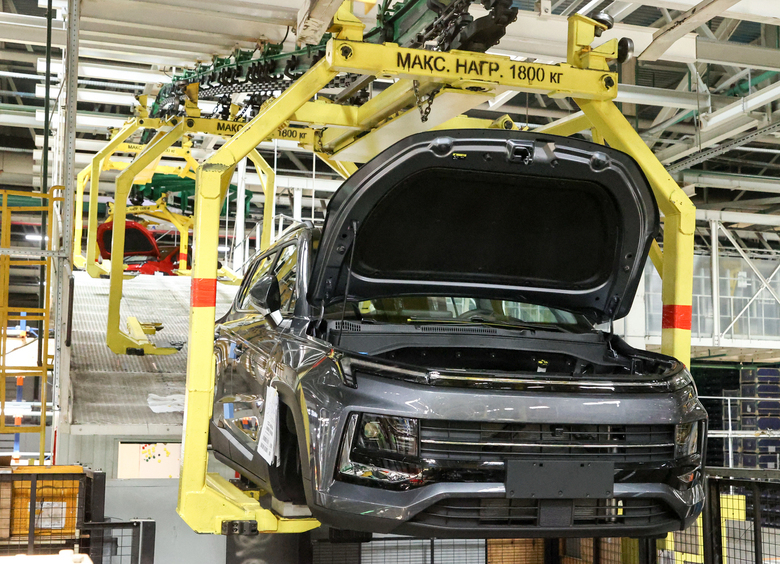Российские автозаводы выпустили более 440 000 легковых машин в 2025 году