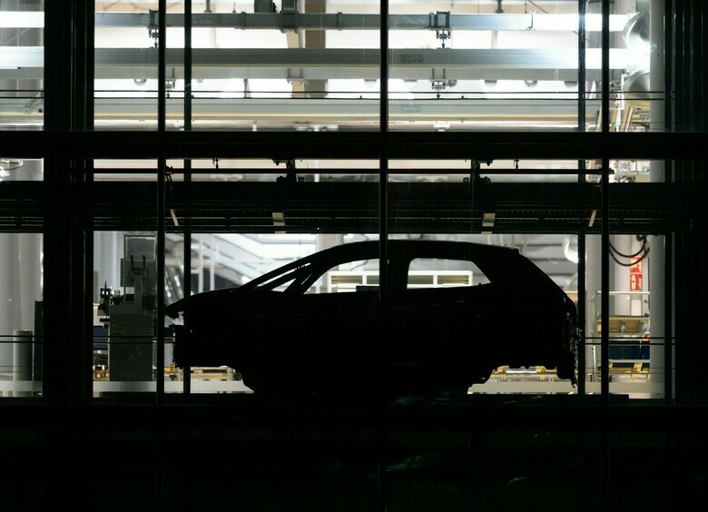 Такого позора немцы еще не знали: автопром Германии идет ко дну