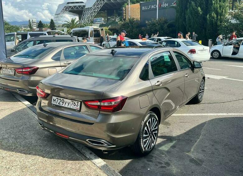 В 2025 году LADA Aura получит две новые версии: бюджетную и «роскошную»