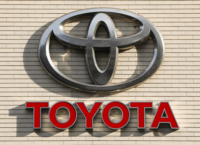 В России зарегистрированы новые товарные знаки Toyota и Kia