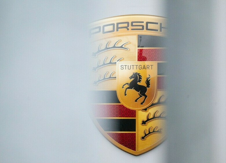 Врубили заднюю: Porsche возвращается к производству ДВС