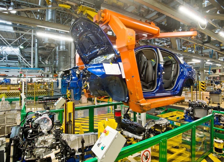 За&nbsp;что боролись: неуклюжая поддержка отечественного автопрома обернулись бедой